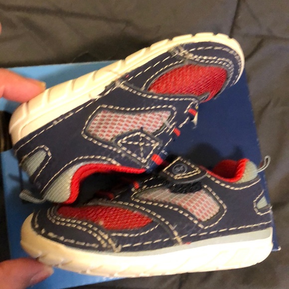 Stride Rite - size 4 - Picture 5 of 7
